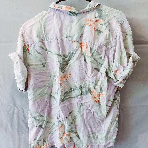 Tommy Bahama Button up Shirt - Picture 2 of 2